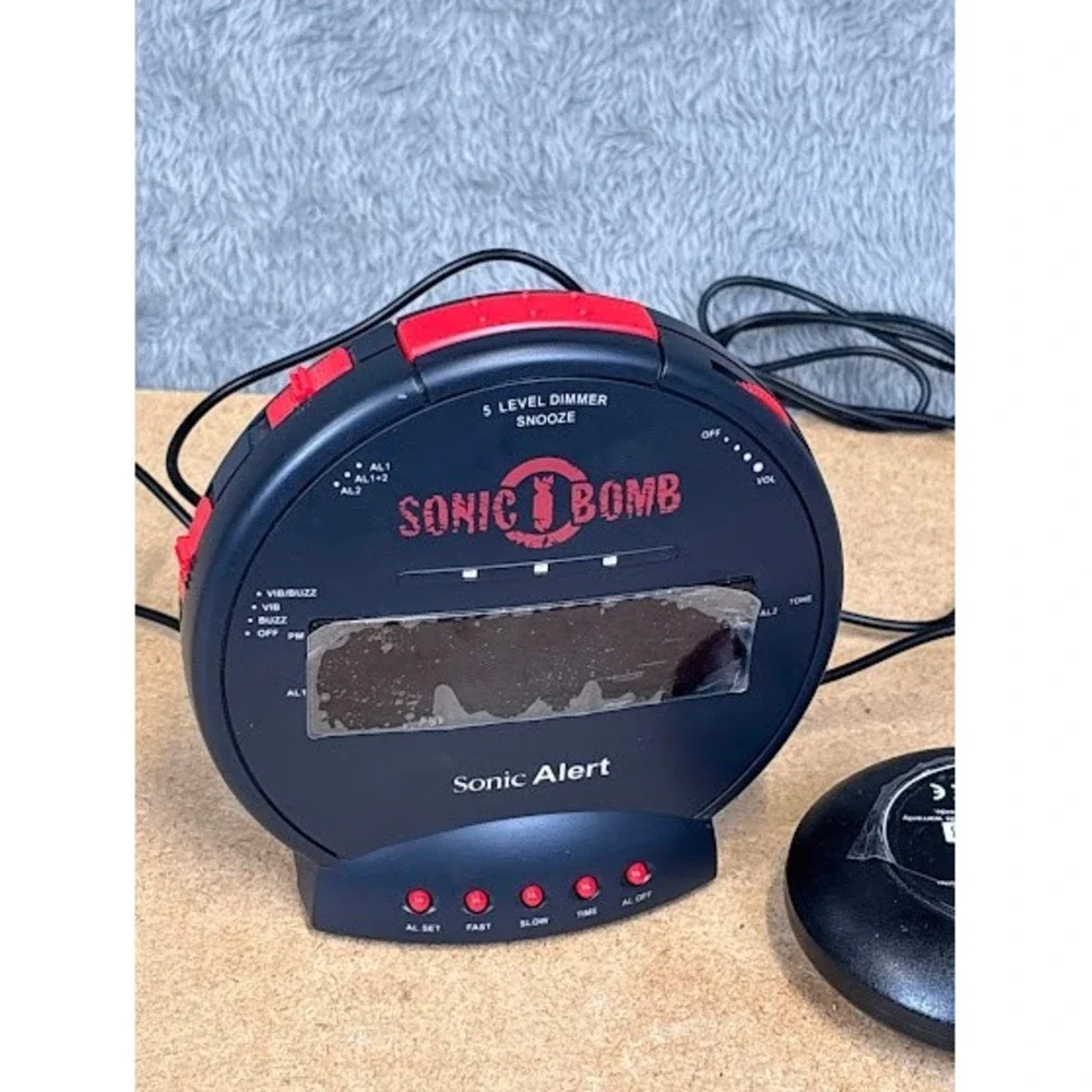 Sonic Alert Sonic Bomb‎ SBB500SS-v3 Dual Alarm Clock with Bed Shaker Black Red